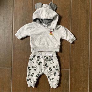 2 piece Mickey Mouse set